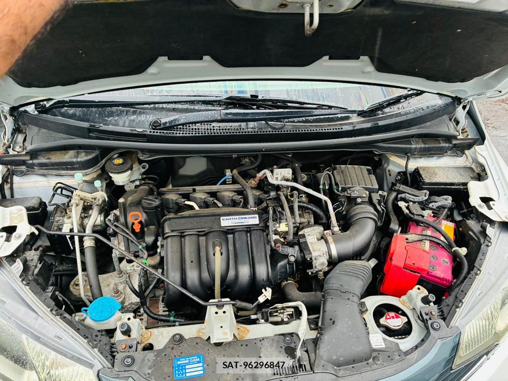 Honda FIT 2015-11 8564399-31