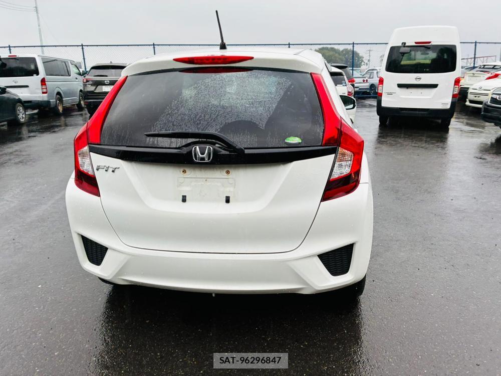 Honda FIT 2015-11 8564399-3