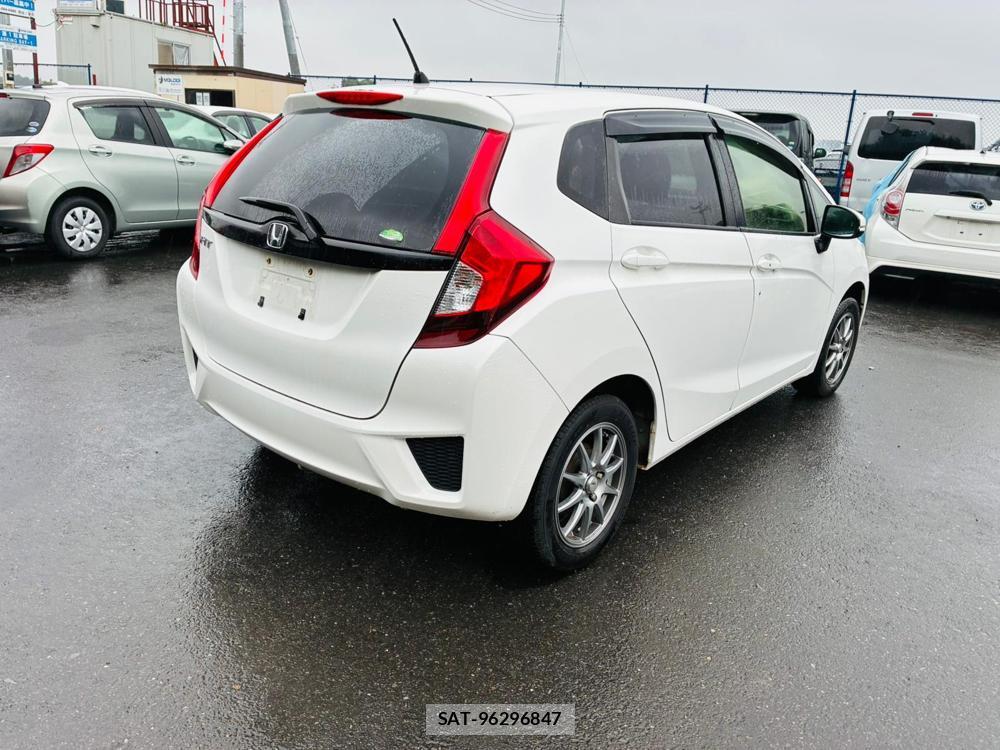 Honda FIT 2015-11 8564399-4