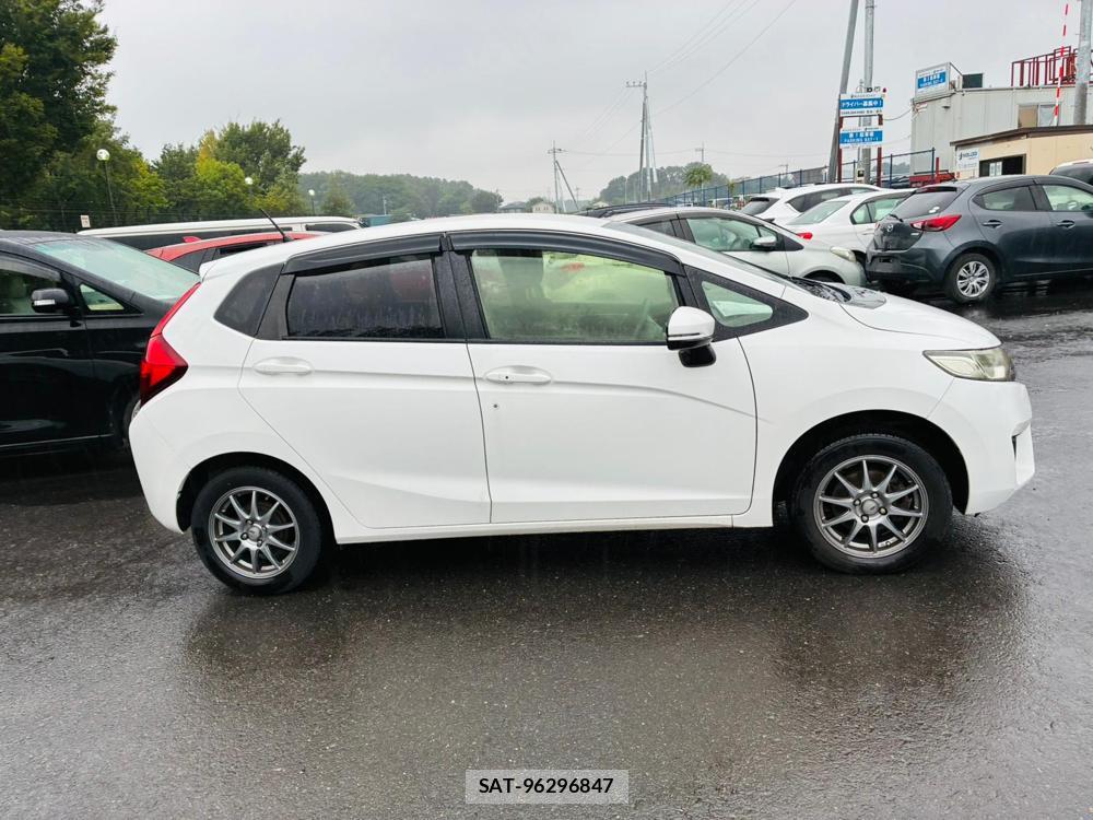 Honda FIT 2015-11 8564399-5