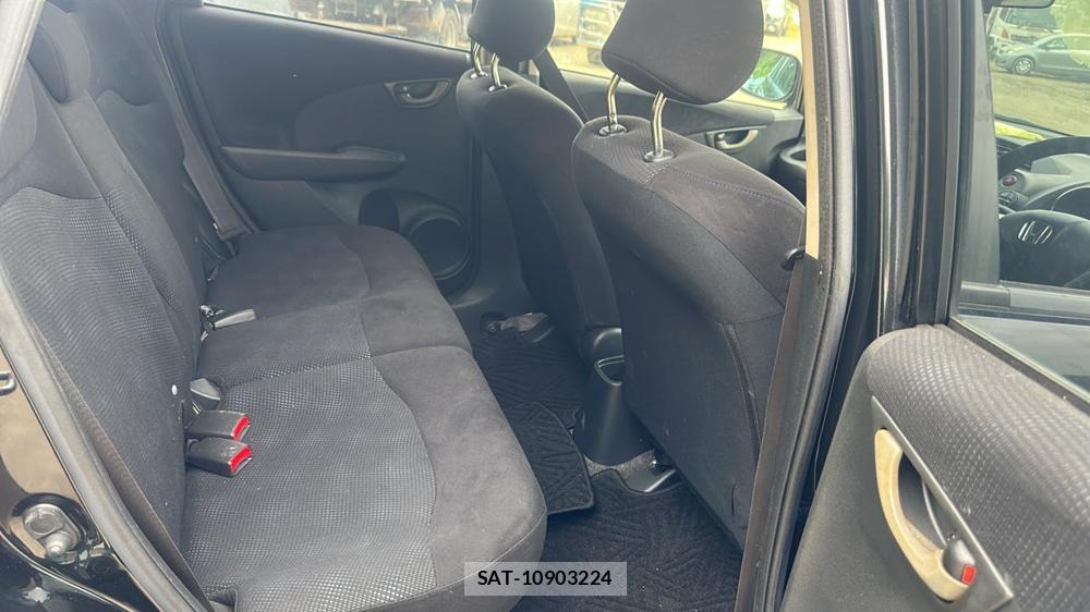 Honda FIT 2013-09 8590888-9