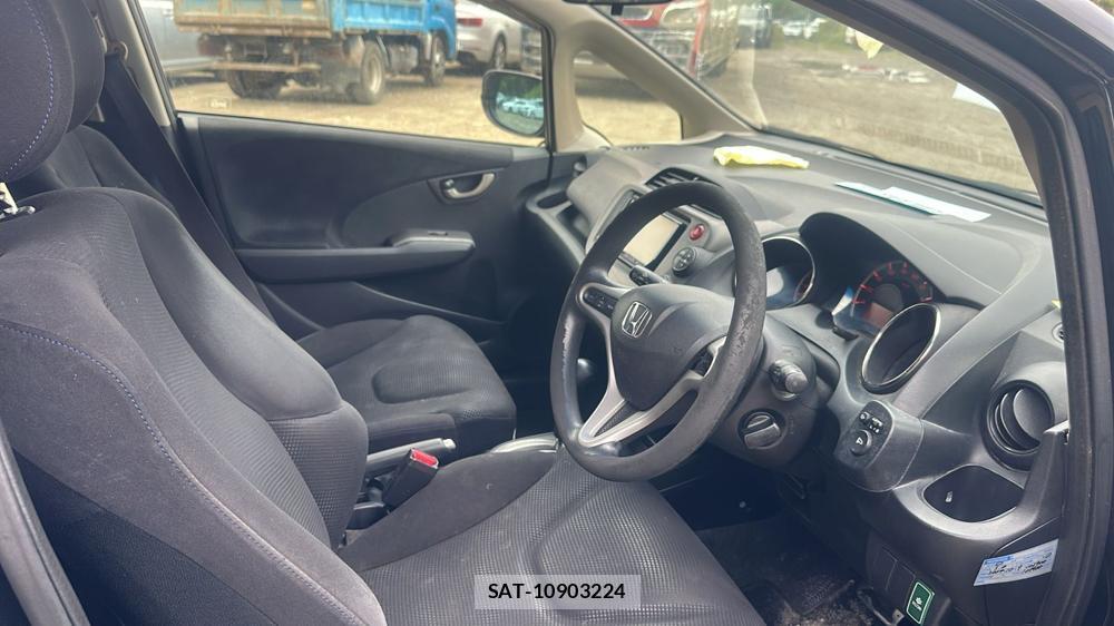 Honda FIT 2013-09 8590888-11