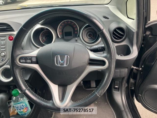 Honda FIT 2010-03 8626778-16
