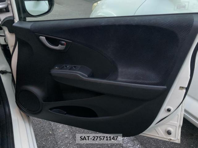 Honda FIT 2013-06 8626766-12