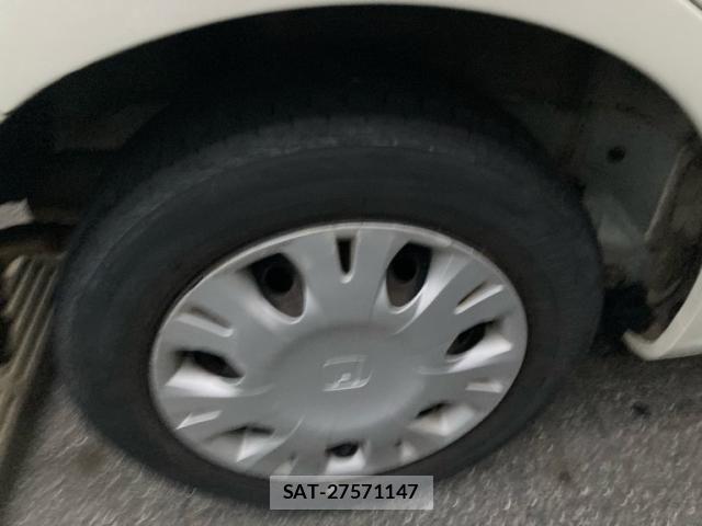 Honda FIT 2013-06 8626766-8