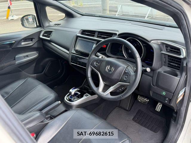 Honda FIT 2014-10 8659066-24
