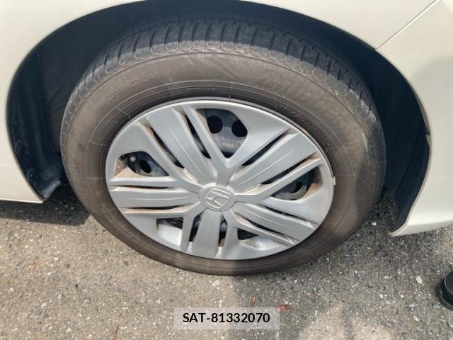 Honda FIT 2018-05 8659063-6