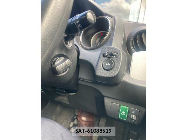 Honda FIT 2012-03 8659083-11