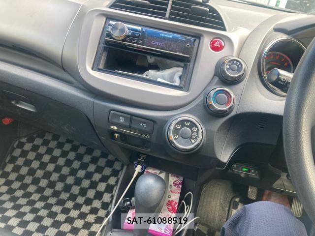 Honda FIT 2012-03 8659083-12