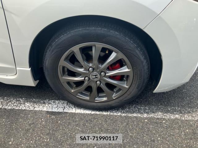 Honda FIT 2014-11 8659074-4