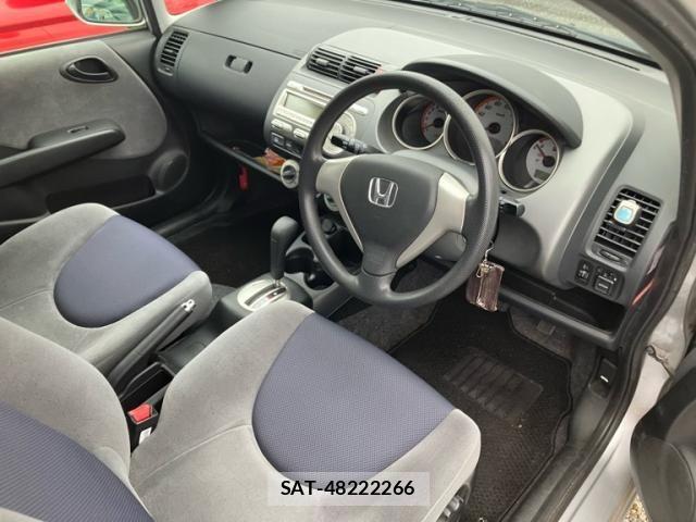 Honda FIT 2007-10 8666138-13