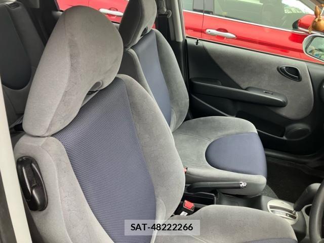 Honda FIT 2007-10 8666138-14