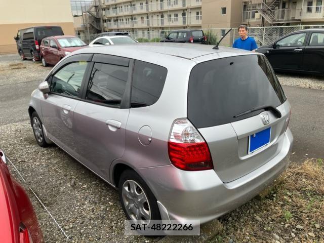 Honda FIT 2007-10 8666138-2
