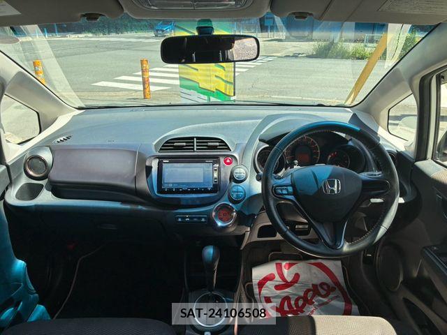 Honda FIT 2013-06 8659075-10
