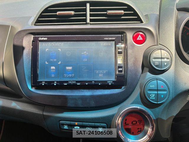 Honda FIT 2013-06 8659075-15