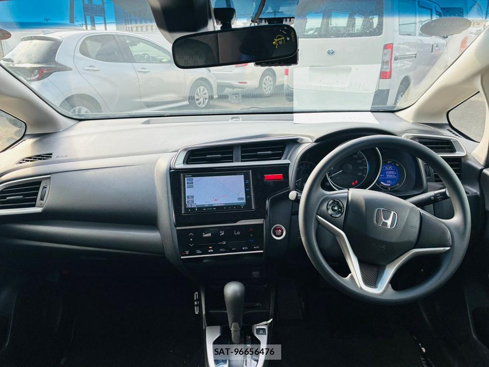 Honda FIT 2017-07 8526853-12