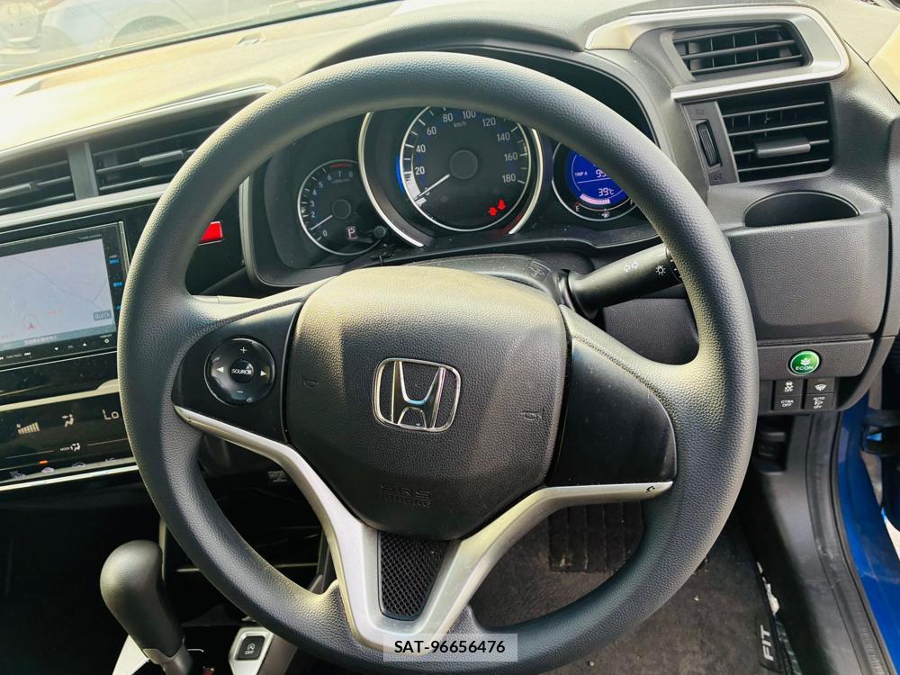 Honda FIT 2017-07 8526853-14