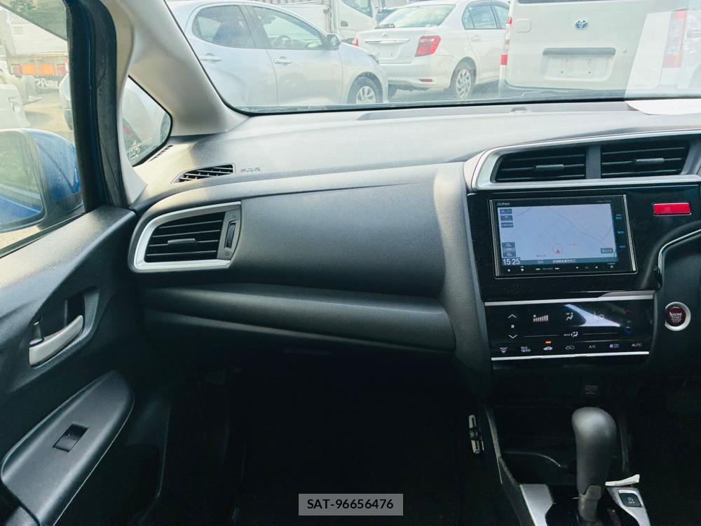 Honda FIT 2017-07 8526853-17