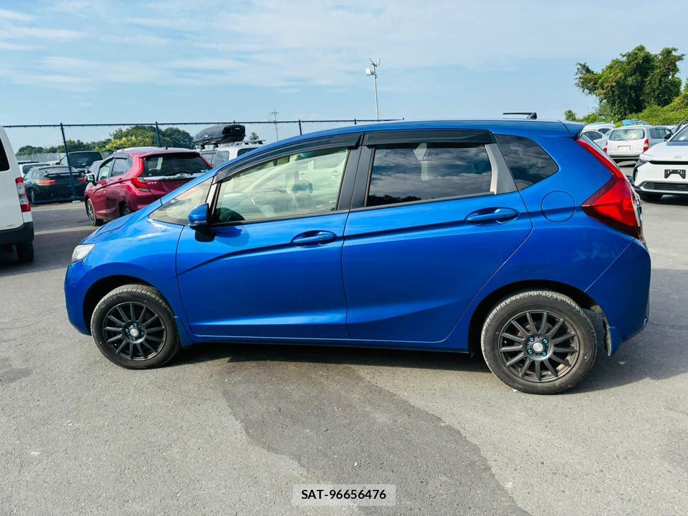 Honda FIT 2017-07 8526853-1