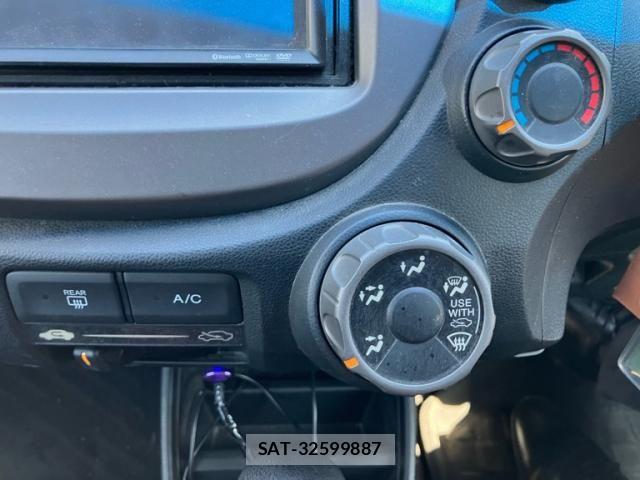 Honda FIT 2012-02 8685557-13