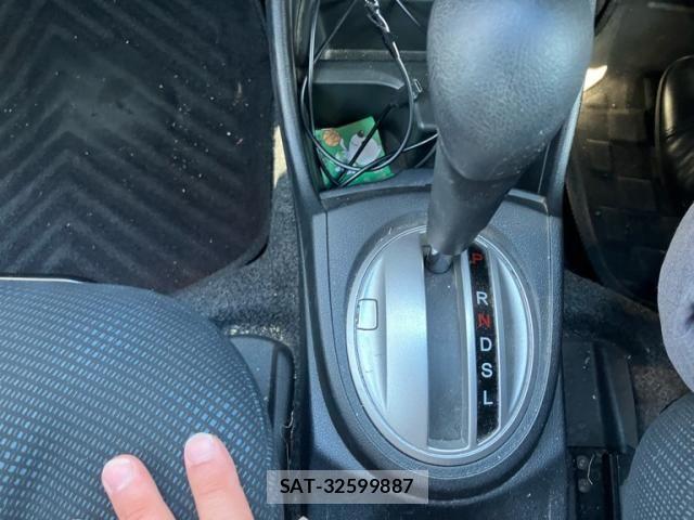 Honda FIT 2012-02 8685557-15