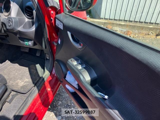Honda FIT 2012-02 8685557-6