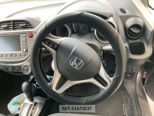 Honda FIT 2009-10 8742108-13