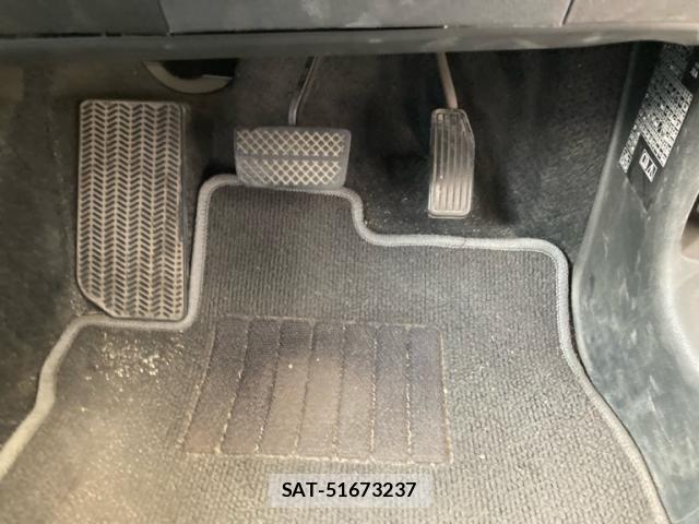 Honda FIT 2009-10 8742108-17
