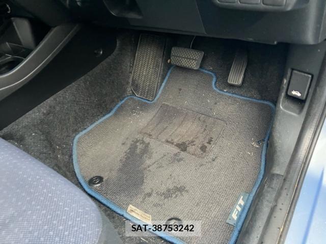 Honda FIT 2010-05 8742117-11
