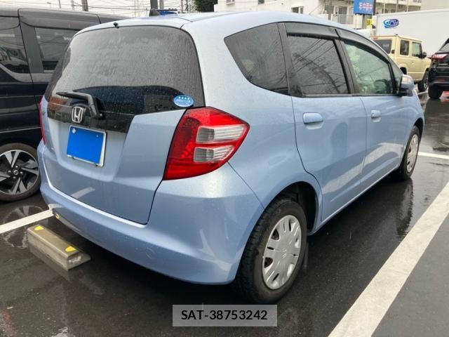 Honda FIT 2010-05 8742117-3