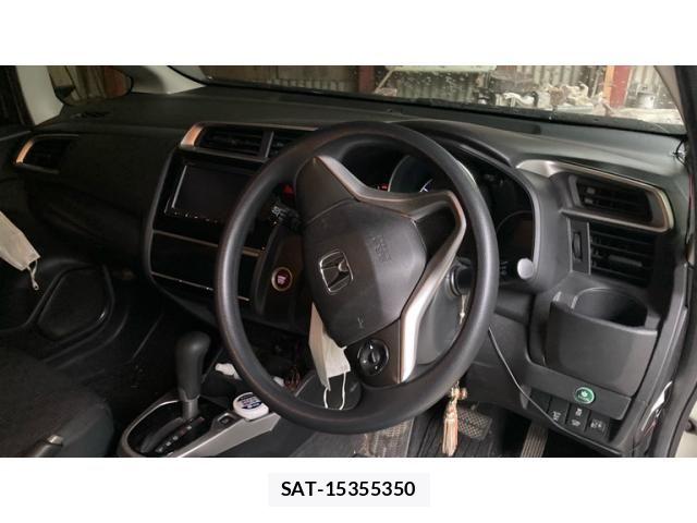 Honda FIT 2015-03 8742088-13