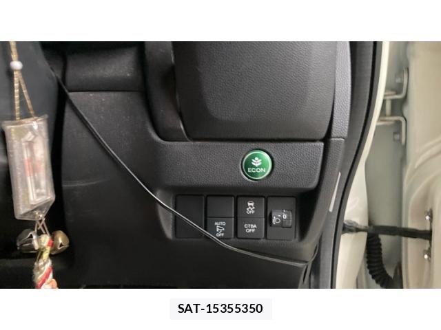 Honda FIT 2015-03 8742088-15