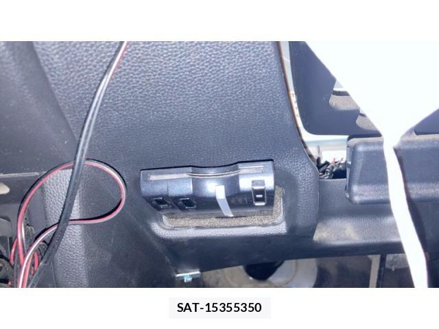 Honda FIT 2015-03 8742088-16