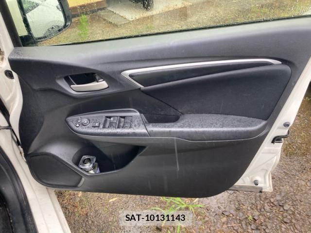 Honda FIT 2016-11 8742093-14