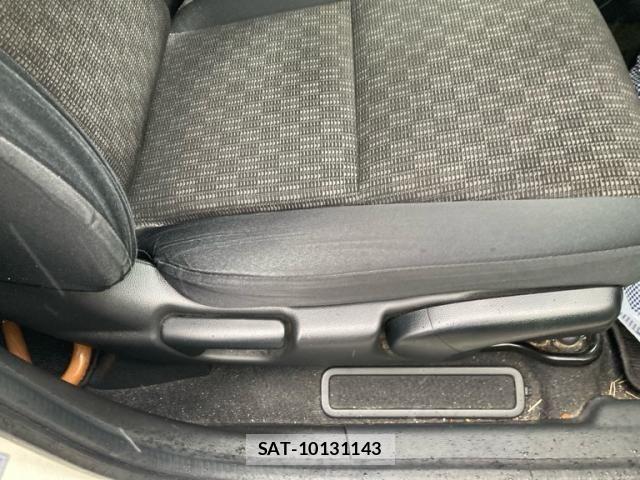Honda FIT 2016-11 8742093-15