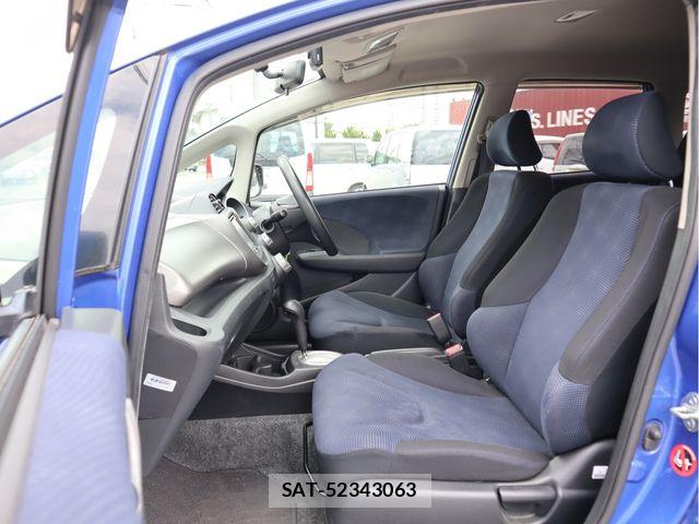 Honda FIT 2010-10 8742090-11