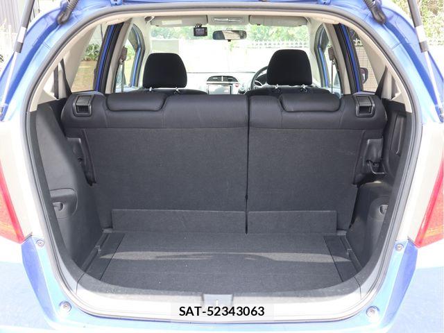 Honda FIT 2010-10 8742090-13