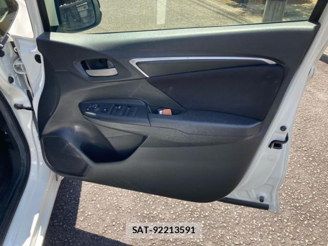 Honda FIT 2018-03 8742077-11