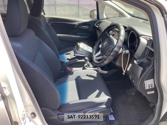 Honda FIT 2018-03 8742077-13