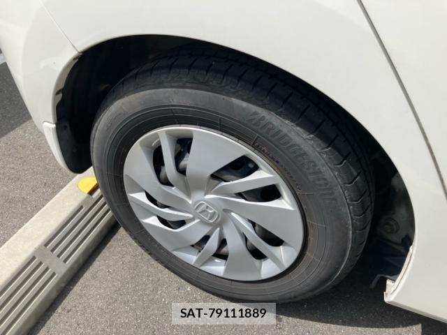 Honda FIT 2016-03 8742085-10