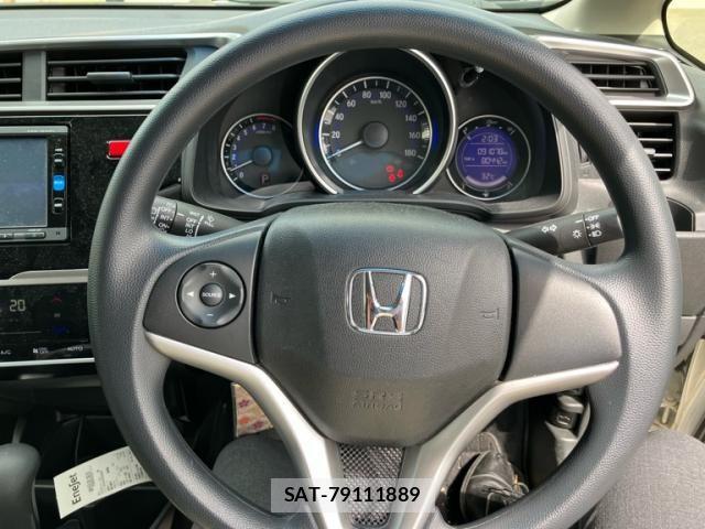 Honda FIT 2016-03 8742085-19