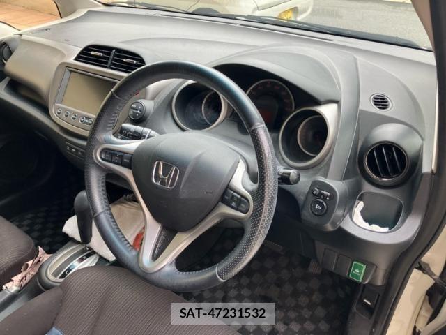Honda FIT 2012-01 8742098-13
