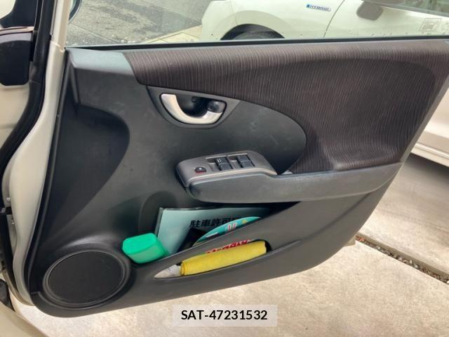 Honda FIT 2012-01 8742098-15