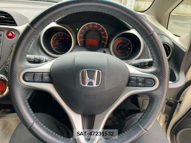 Honda FIT 2012-01 8742098-16