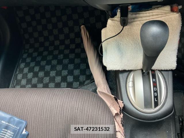 Honda FIT 2012-01 8742098-19
