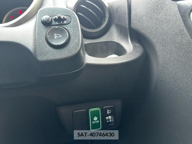 Honda FIT 2010-11 8742106-17