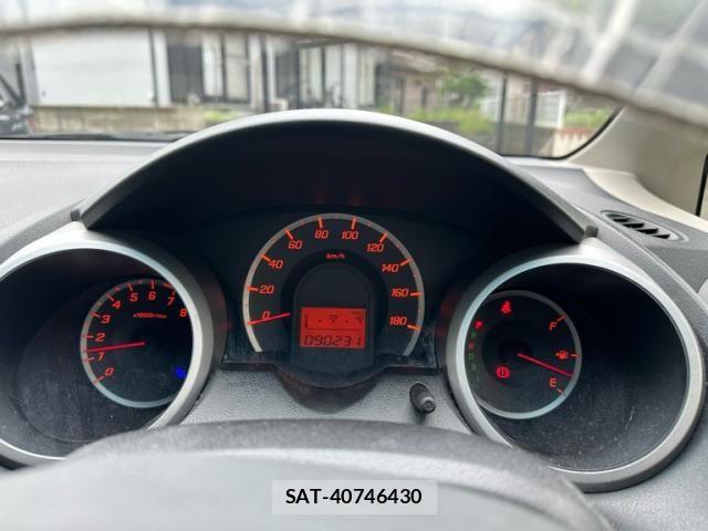 Honda FIT 2010-11 8742106-19