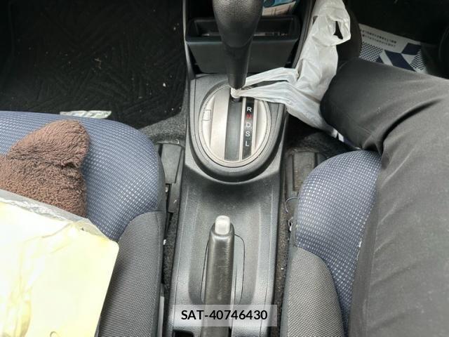 Honda FIT 2010-11 8742106-22