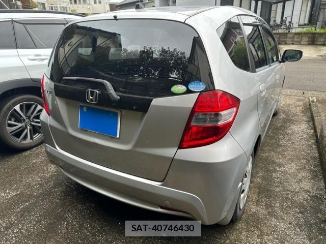 Honda FIT 2010-11 8742106-4