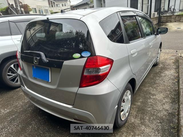 Honda FIT 2010-11 8742106-5
